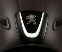 Peugeot-Django-led-verlichting-met-logo